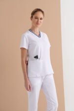 Casaca Sanitaria Cuello V Mujer Slim Fit - Imagen 2