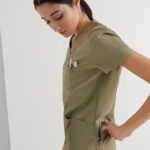 Casaca Sanitaria Cuello V Mujer Slim Fit